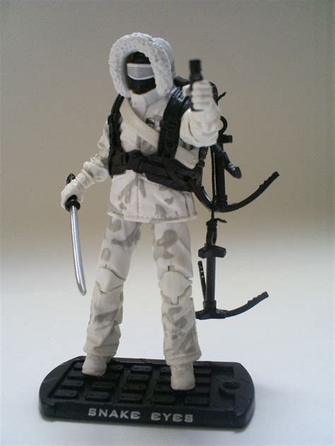 That Figures: REVIEW: GI Joe: The Rise of Cobra - Snake Eyes (Arctic Assault)