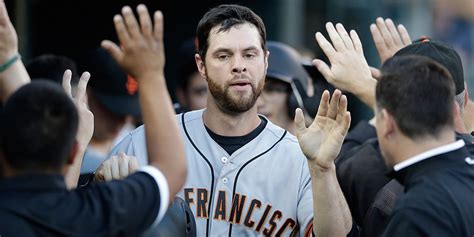 Giants' Brandon Belt's wrist injury improved