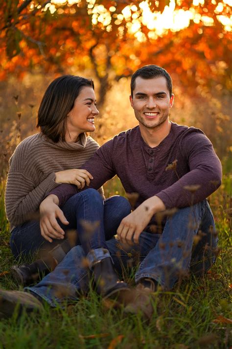 Romantic Fall Couples Shoot at the Pumpkin Patch