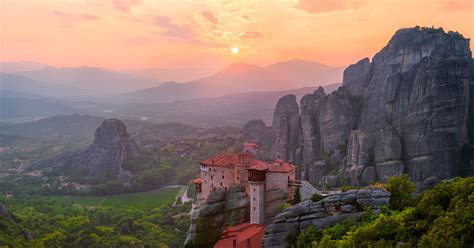 Top 5 Places to Photograph in Meteora, Greece | PetaPixel