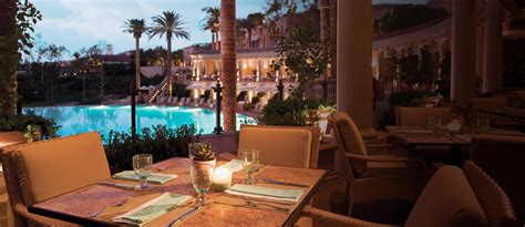 Newport Beach Restaurants | Coliseum Pool & Grill | Restaurants in Newport Beach