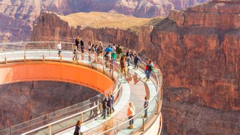 Man, 28, jumps to death at Grand Canyon Skywalk, officials say | PerthNow