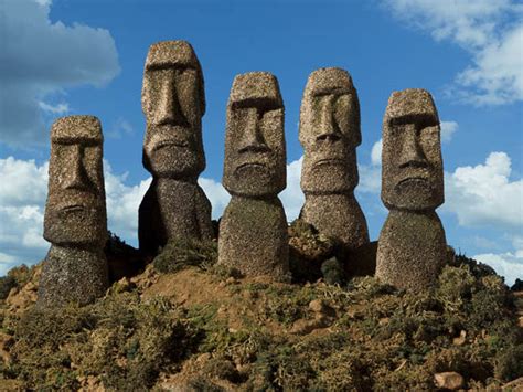 Easter Island statue mystery SOLVED: Scientists claim island civilisation didn’t collapse ...