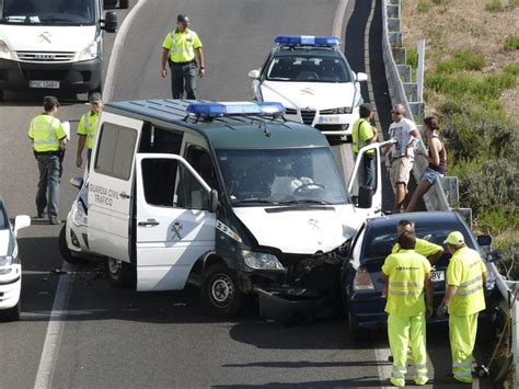 Dos agentes de la Guardia Civil tienen un accidente de tráfico en Sa Pobla