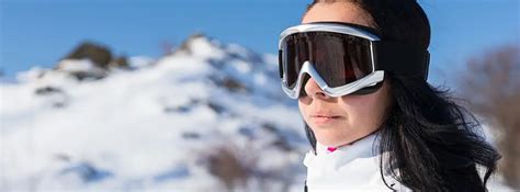 Snow Blindness: Symptoms, Prevention and Treatment | Feel Good Contacts