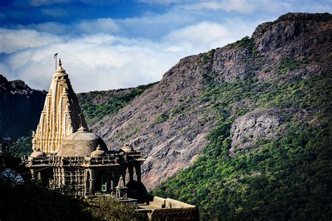 Girnar Jain Temples: Location, History, & Much More