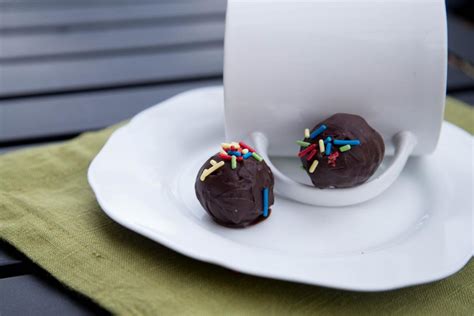 No-Bake Cheesecake Truffles - Momsdish