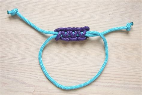 How to make a Square Sliding Knot - Make and Fable