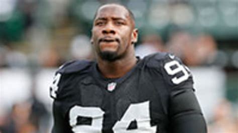 Oakland Raiders release veteran Antonio Smith