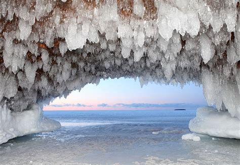 Lake Superior’s Magical Ice Caves Lure Thousands for Rare Visit (Photos)