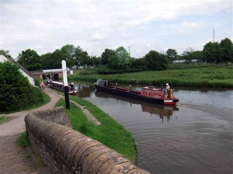 √ Market Harborough Canal Basin