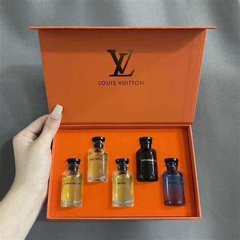 miniature Perfume Gift Set 5 in 1 new 10ml GIFT FOR HER Ariana Grande ...