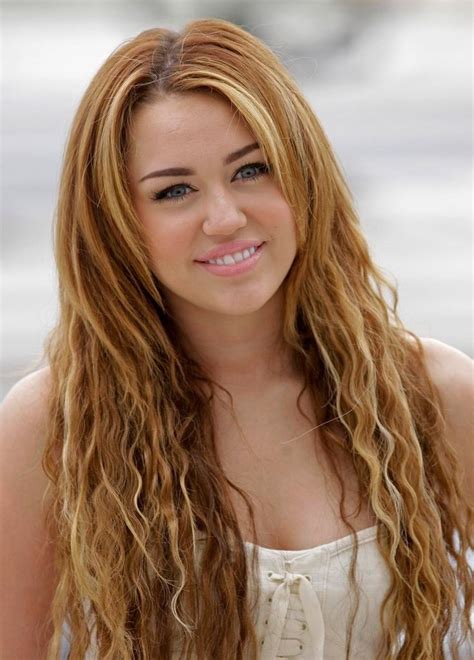 Pin auf Miley Cyrus blonde hair | Frisur ideen, Frisuren, Frau