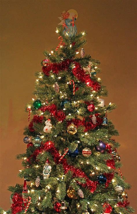 40 Old Fashioned Christmas Tree Decorations Ideas - Decoration Love