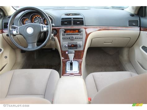 2009 Saturn Aura Hybrid Tan Dashboard Photo #101862778 | GTCarLot.com