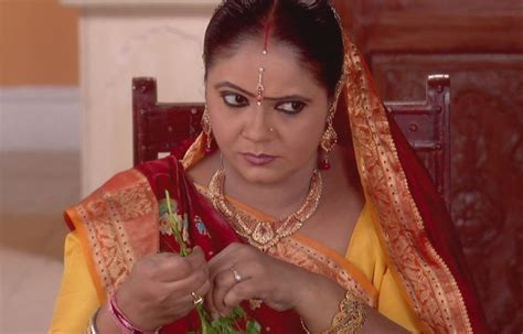 Watch Saath Nibhaana Saathiya TV Serial Episode 26 - Ahem cares for ...