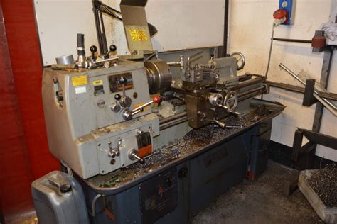 COLCHESTER MASTER CENTRE LATHE