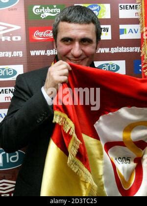 GHEORGHE HAGI GALATASARAY UEFA CUP CHAMPIONS 17 May 2000 Stock Photo ...