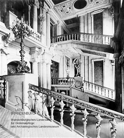 Interiors of the palace: General views Amber room