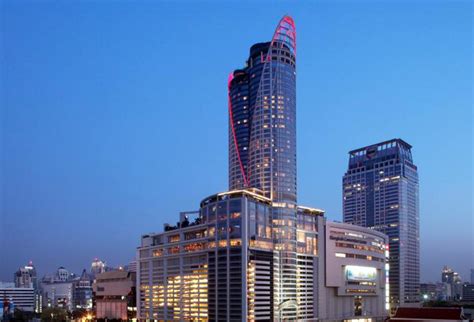 Centara Grand and Bangkok Convention Centre | Explore Hotels Nearby + Fairgrounds Info