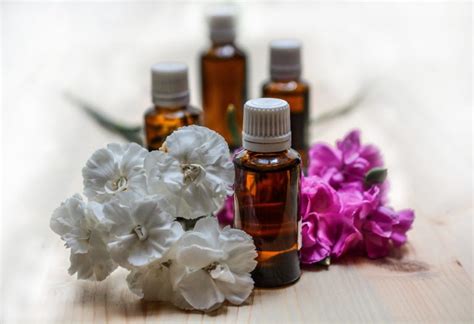 Essential Oils For Attracting Love - Attract Love To Your Life Now