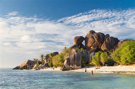 Beautiful Anse Source d'Argent tropical beach, La Digue island ...