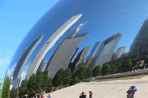 Reflection of Chicago skyline on the Bean. | Chicago skyline, Cloud gate, Skyline