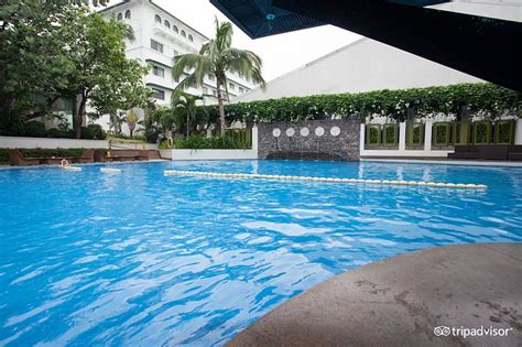 The Manila Hotel Pool: Pictures & Reviews - Tripadvisor