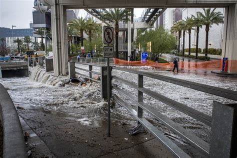 Rain brings flooding throughout Las Vegas Valley — VIDEO | Las Vegas Review-Journal