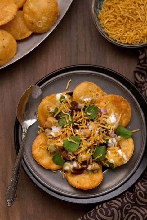 Papri Chaat | Chaat, Food presentation plates, Indian food recipes