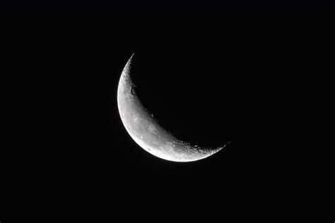 Tonight's waning crescent Moon (22%) : astrophotography