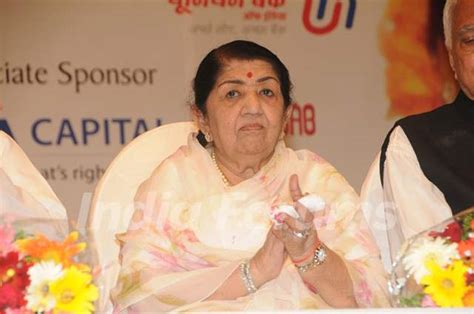 Lata Mangeshkar at the 72nd Master Deenanath Mangeshkar Awards Photo | 317860