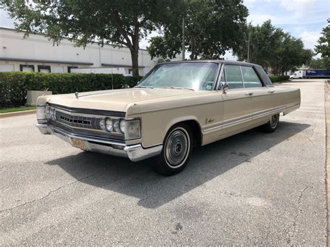 1967 Chrysler Imperial | Orlando Classic Cars