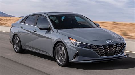 2021 Hyundai Elantra Hybrid First Look: The Green-Leaning One ...