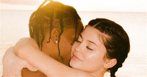 Kylie Jenner and Travis Scott's New Photo Just Went Viral | Who What Wear