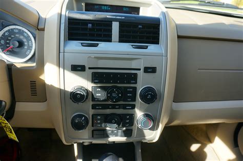 2010 Ford Escape - Interior Pictures - CarGurus