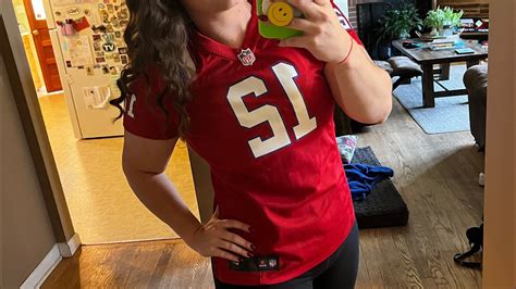 Comparing NFL Jersey Sizes for Women (Youth Boys XL, Women’s Large ...