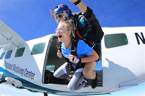 6 Tandem Skydiving Tips for First-Time Jumpers