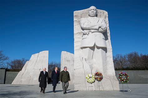 Trump Lays Wreath at Brief Visit to Martin Luther King Jr. Memorial ...