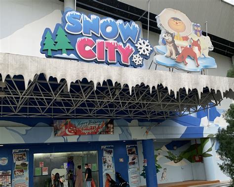 The Ladies Cue - Singapore Science Centre, Snow City and Omni Theatre!