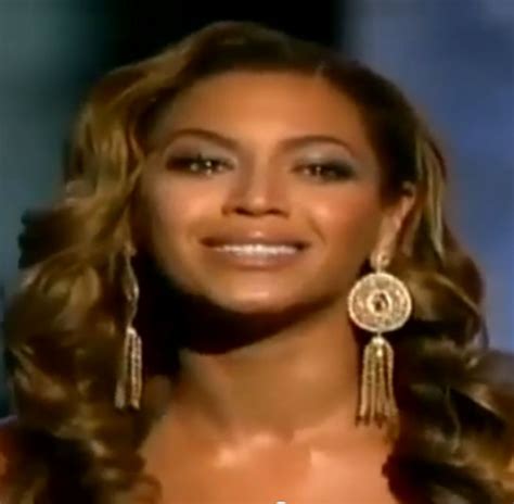 Diva Devotee: Beyonce- "Halo" live at NAACP