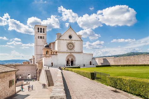 Day Trip to Assisi from Rome with Lunch