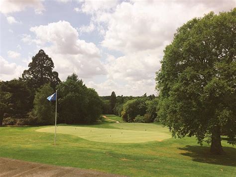 Cheshunt Park Golf Centre :: Hertfordshire :: English Golf Courses