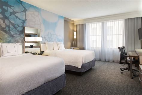 Downtown Nashville Hotel Rooms and Suites | Courtyard Nashville Downtown