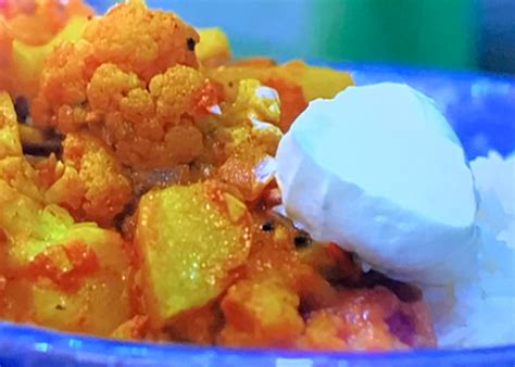 Dr Amir Khan Immune System Boosting Cauliflower and Potato Curry recipe on Lorraine – The Talent ...