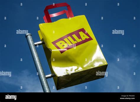 Billa supermarket logo -Fotos und -Bildmaterial in hoher Auflösung – Alamy