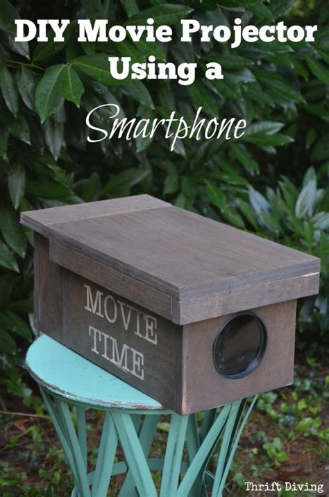 How to Make a DIY Movie Projector For Your Phone