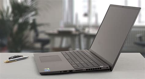 Dell Vostro 16 7620 - Top 5 Pros and Cons | LaptopMedia Canada