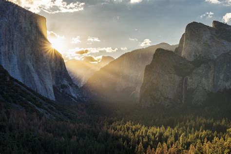 Tunnel View sunrise, Yosemite National Park [OC][1618x1080] : r/EarthPorn