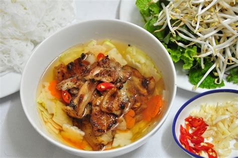 Bun Cha - Rice Noodles and Grilled Chopped Meat